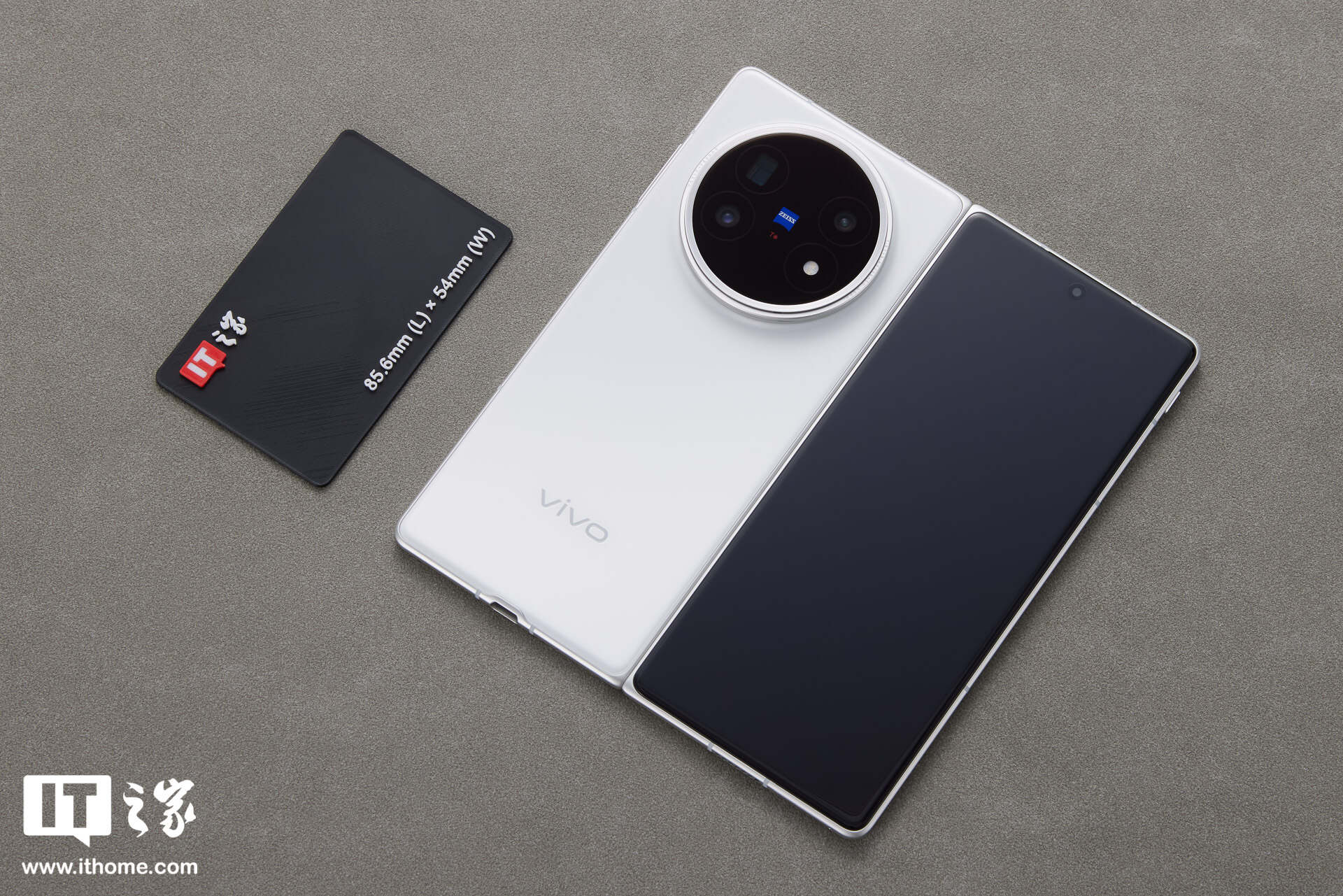 ▲ IT之家图赏:vivo X Fold5