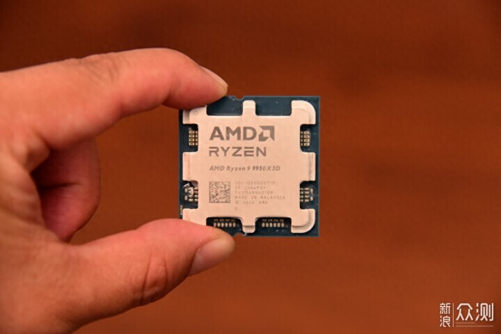 终极武器,Ryzen 9 9950X3D PK 14900K,谁强_新浪众测