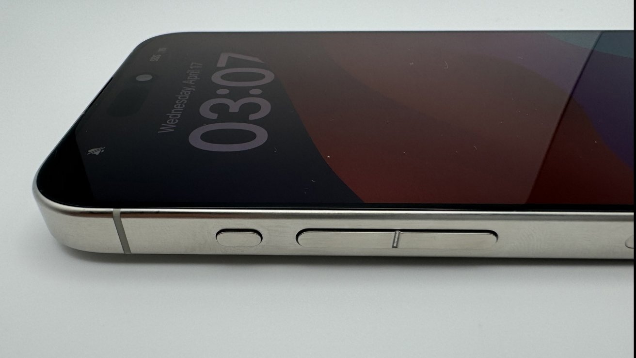 iPhone 15?Pro?原型机上的?Bongo? 按钮