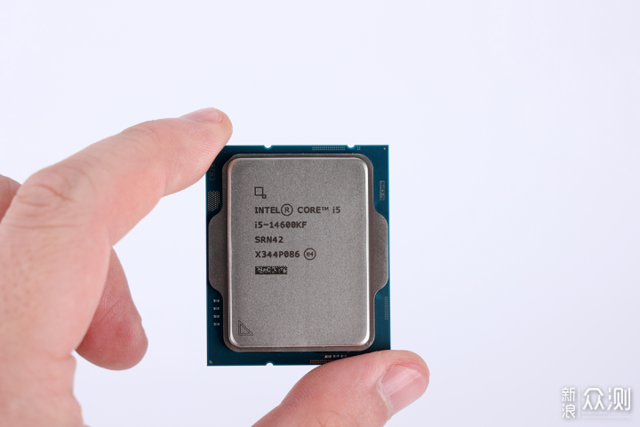 预算8.5K左右，14600KF搭配4070S装机_新浪众测