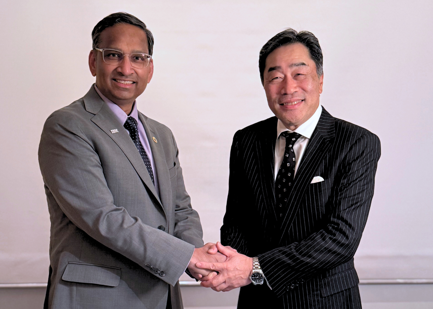 ▲ Mukesh Khare(左)与河合利树(右)
