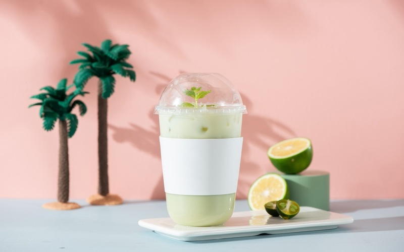 ▲某奶茶包装使用不雅文字,引发网络热议。图/IC photo
