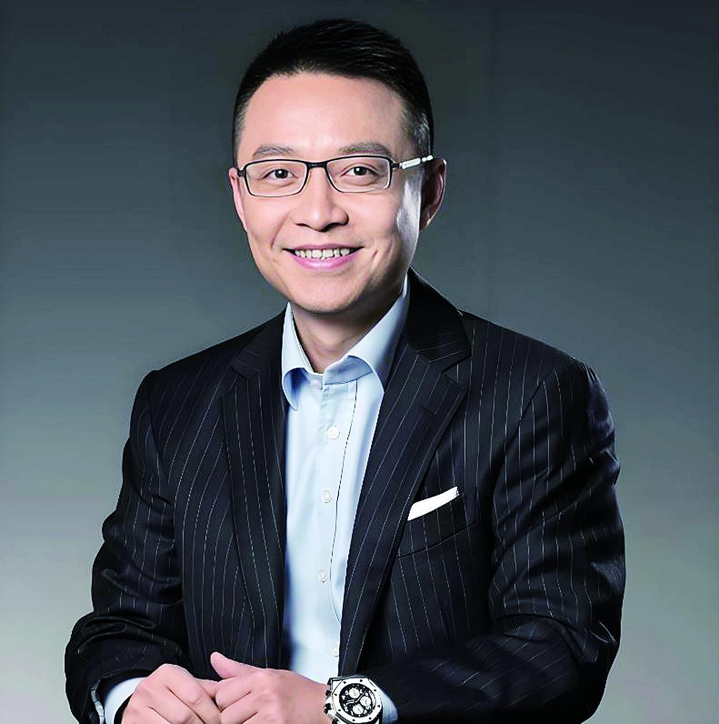黄明明