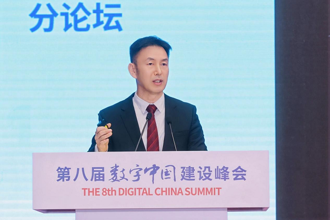 华为云副总裁、战略与产业发展部总裁黄瑾