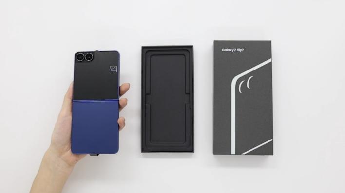 三星Galaxy Z Flip7和包装盒