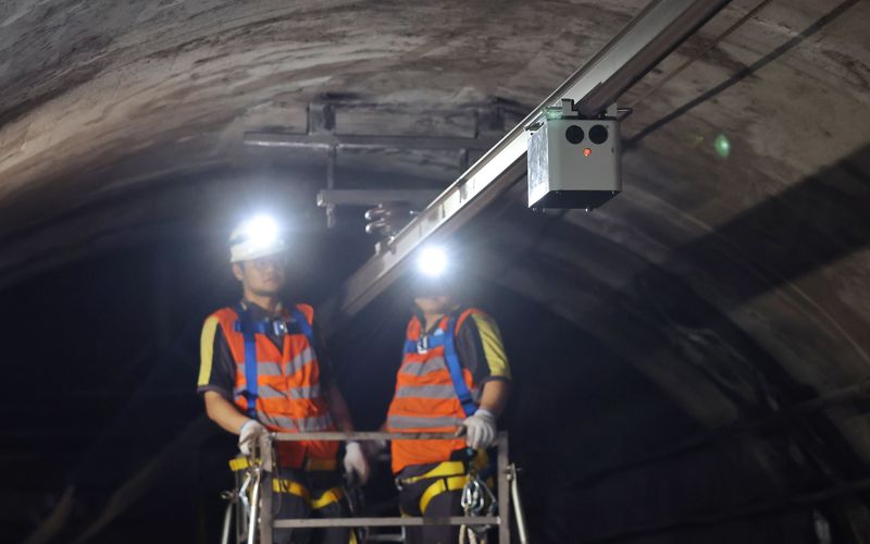 “轻便式接触线连续磨耗测量仪”已应用于京港地铁14号线。新京报记者 王贵彬 摄