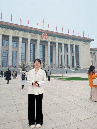  本报特派记者 李杨芳