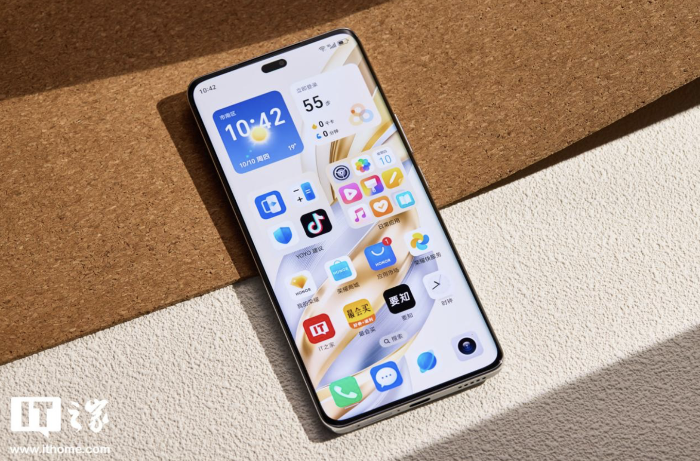 ▲ IT之家图赏：荣耀 X60 Pro 手机